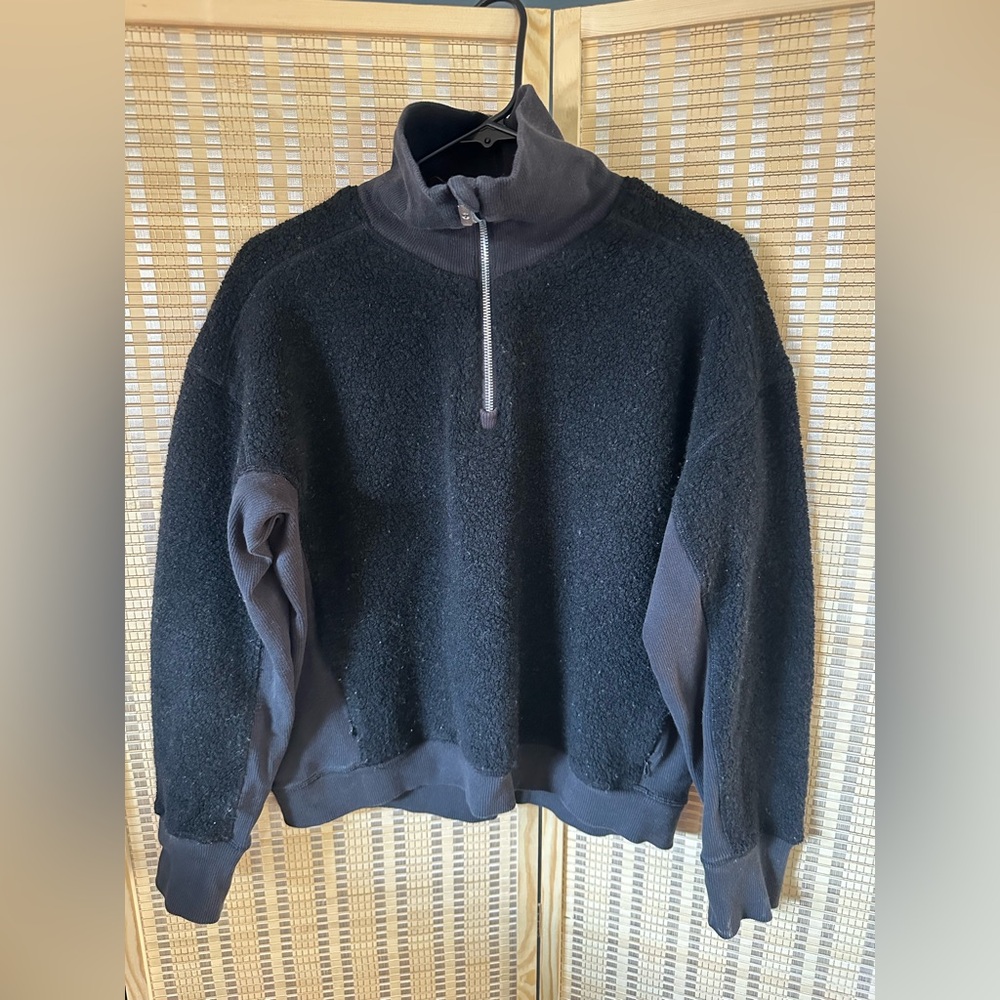 Lululemon Stand Out Sherpa 1/2 Zip - Picture 5 of 9